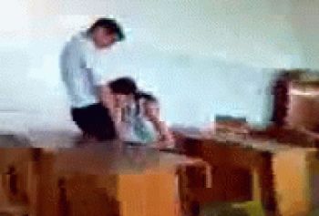 Студентка из Узбекистана сосет хуй другу в колледже перед счастливым учителем